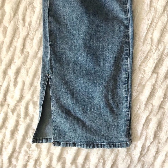 Light Wash Flared Jeans, size XL - Picture 3 of 3
